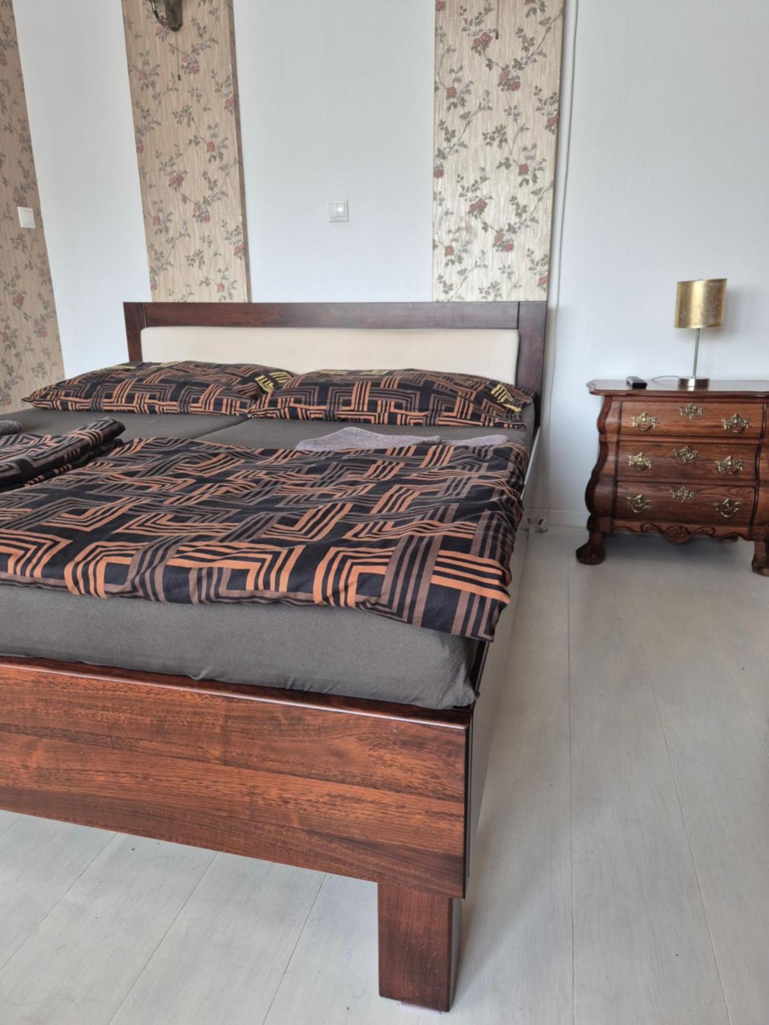 Štúrovo Balassi Apartment -With Green Terrace&Bike מראה חיצוני תמונה